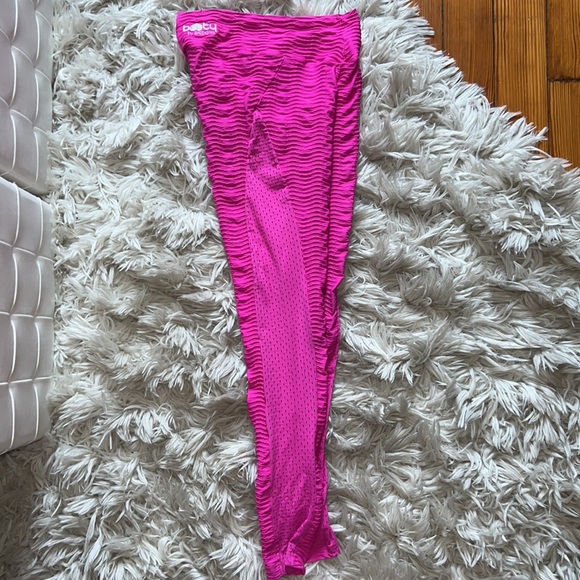 RARE Booty by BRABANTS Hot Pink Croc Leggings - One Size - Picture 6 of 8